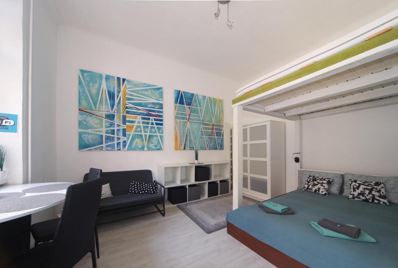 Cosy Studio Apartment With Airconditioner 布达佩斯 外观 照片