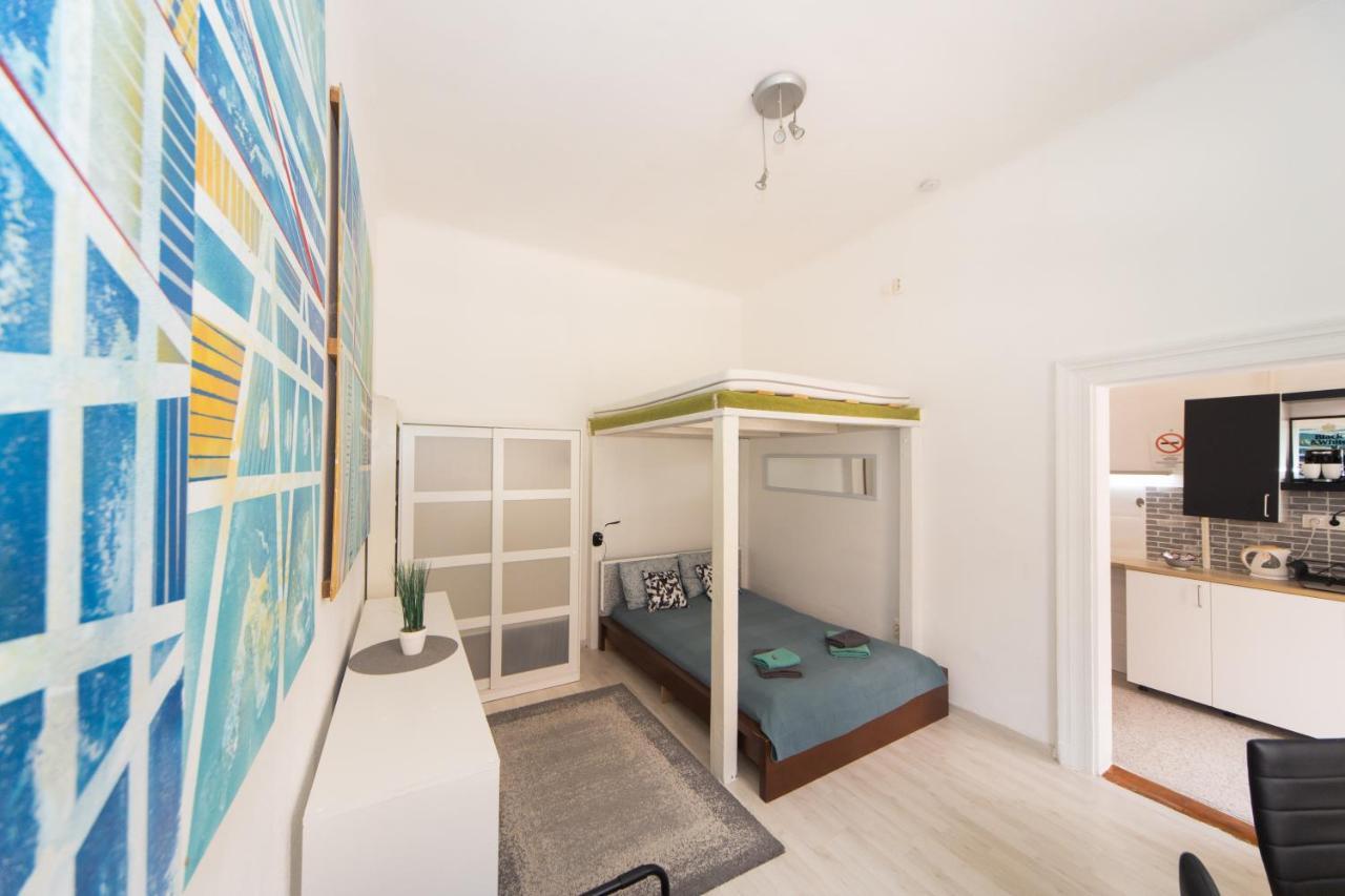 Cosy Studio Apartment With Airconditioner 布达佩斯 外观 照片