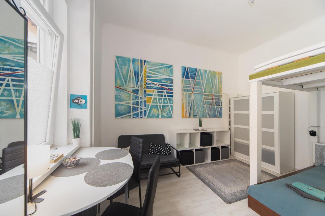 Cosy Studio Apartment With Airconditioner 布达佩斯 外观 照片