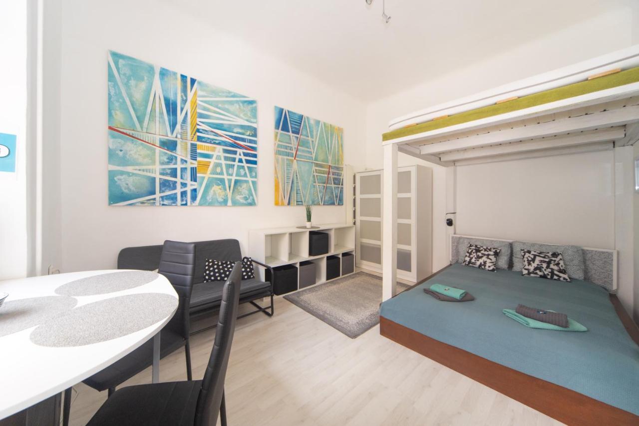 Cosy Studio Apartment With Airconditioner 布达佩斯 外观 照片